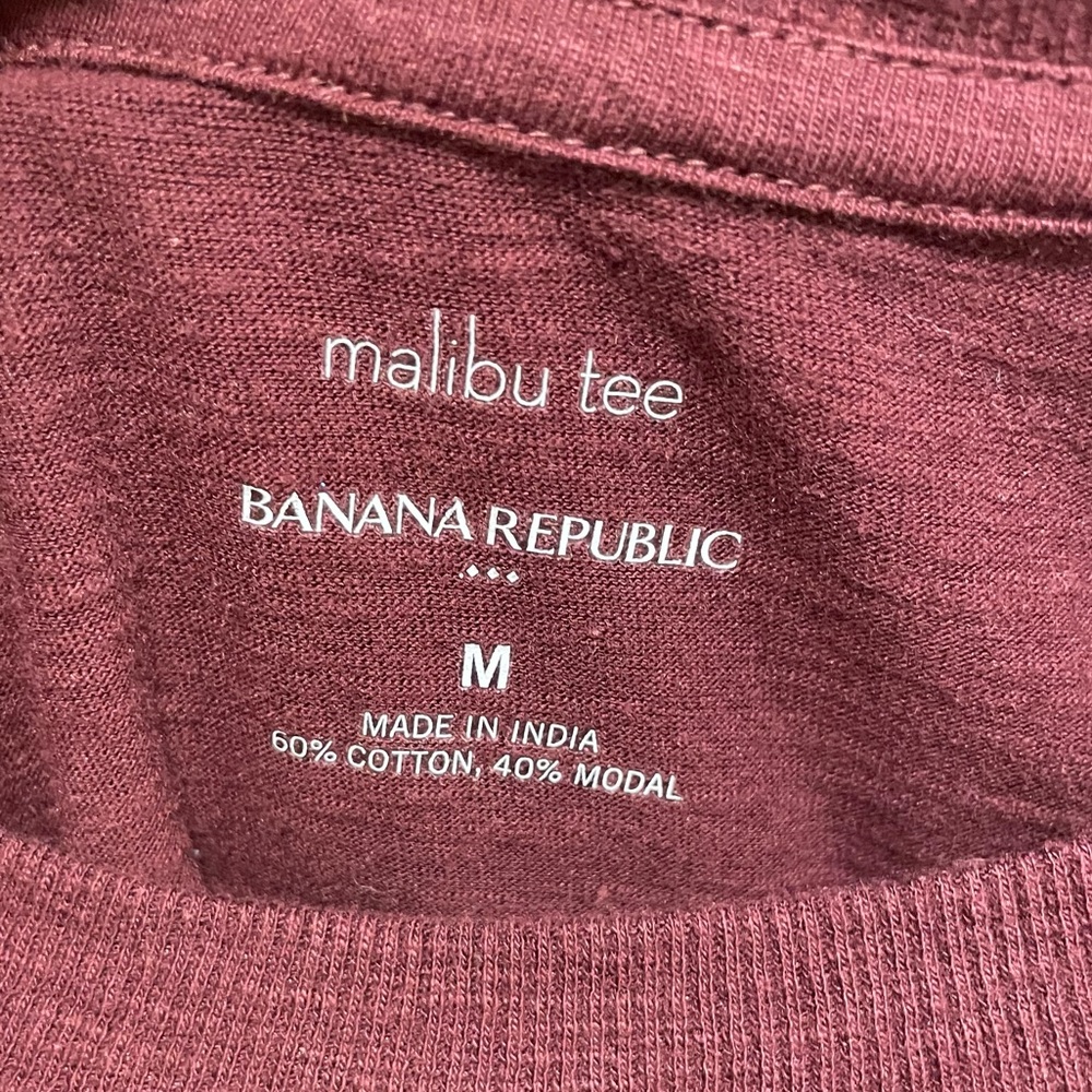 Women's medium Banana Republic Malibu Tee! Ruffled Sleeve Top - Burgundy - Picture 2 of 4